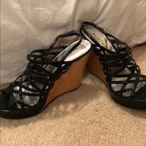 White House, black market wedges